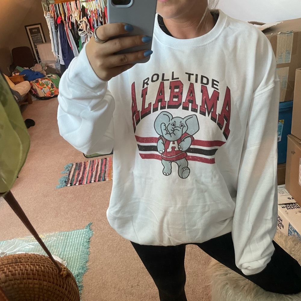 NWOT Alabama Crimson Tide "Vintage" White Sweatshirt